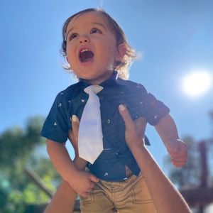 $10 SALE** DKNY/TOUGHSKINS button up shirt bundle